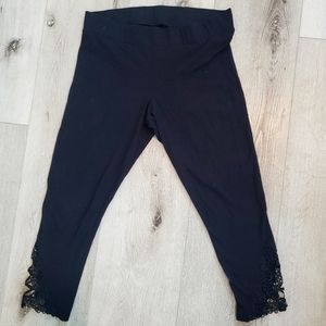 TORRID Crop leggings size 14-16